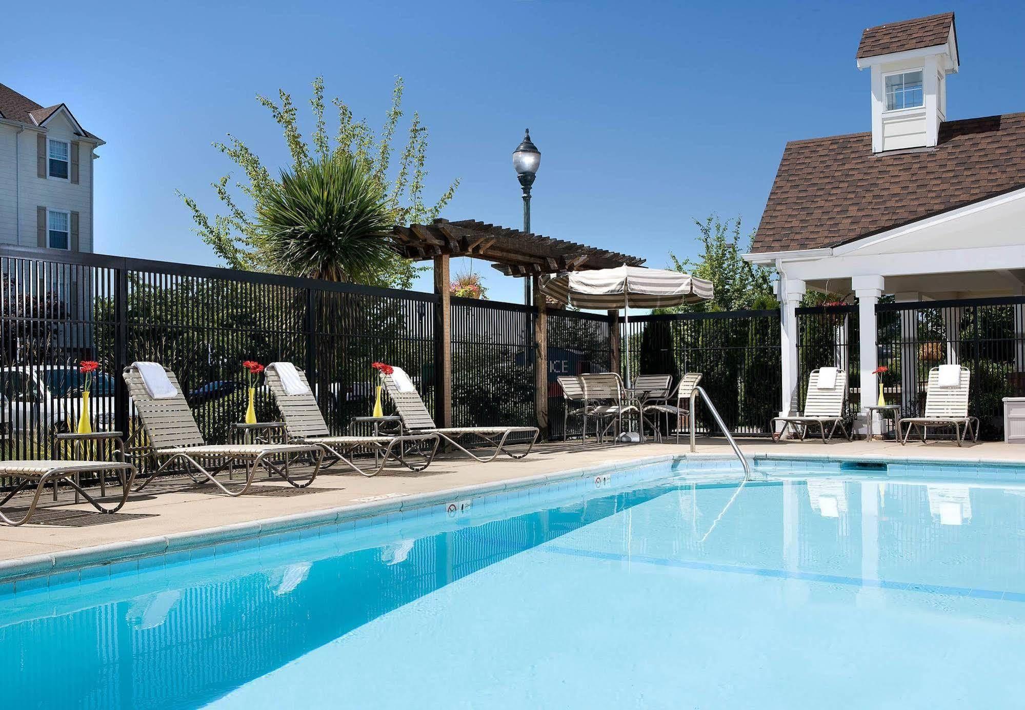 Sonesta Simply Suites Seattle Renton Exterior photo
